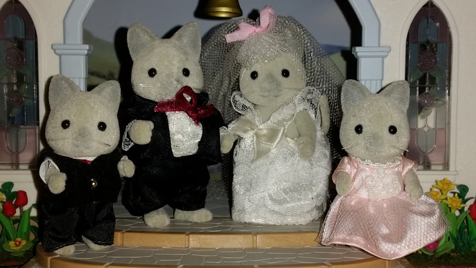 Sylvanian Families UK Solitaire Siamese Cat Family Wedding Bride Groom EPOCH Tomy Flair Church Flowers Bridesmaid Page Boy