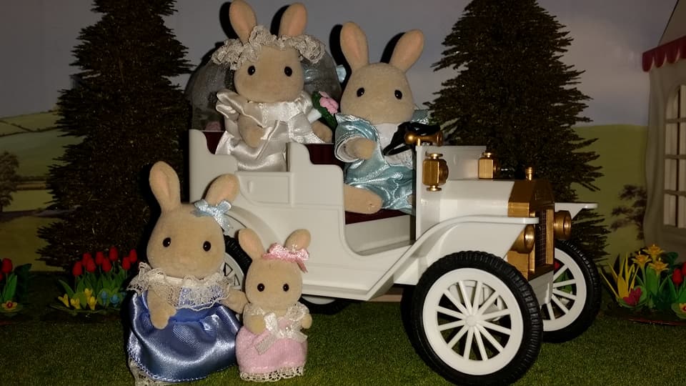 Sylvanian Families UK Honeydew Rabbit Wedding Flair EPOCH Tomy Church Perriwinkle Milk Rabbit Family Urban Life White Car Wedding Car Bridesmaids Melody Mimi