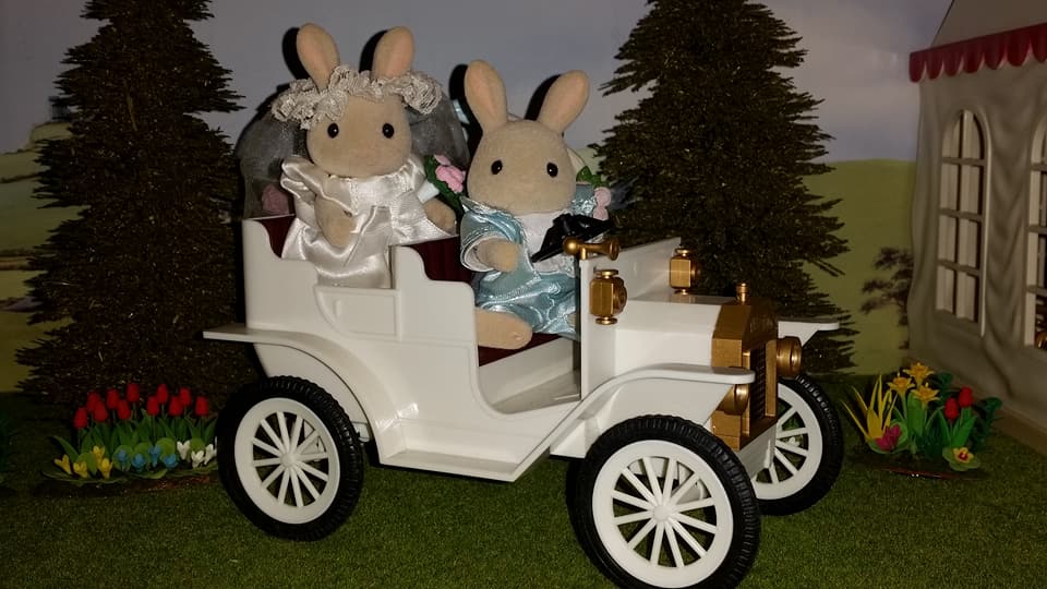 Sylvanian Families UK Honeydew Rabbit Wedding Flair EPOCH Tomy Church Perriwinkle Milk Rabbit Family Urban Life White Car Wedding Car