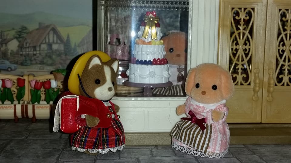 Sylvanian Families UK Village Cake Shop Cakebread Poodle Family Cake EPOCH Flair Tomy Huckleberry Hound Family