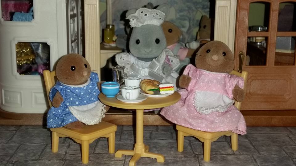 Sylvanian Families Blackcurrant Cafe Brighteyes Rabbit Family Clearwater Vole FamilyFlair EPOCH