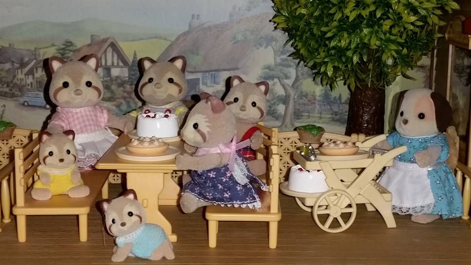Sylvanian Families Village Bakery Beagle Dog Family Mulberry Racoon Family