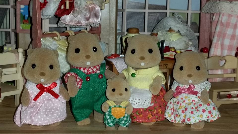 Sylvanian Families UK Woodbrook Beaver Family Waters Beaver Family Flair EPOCH Tomy Village Boutique JP