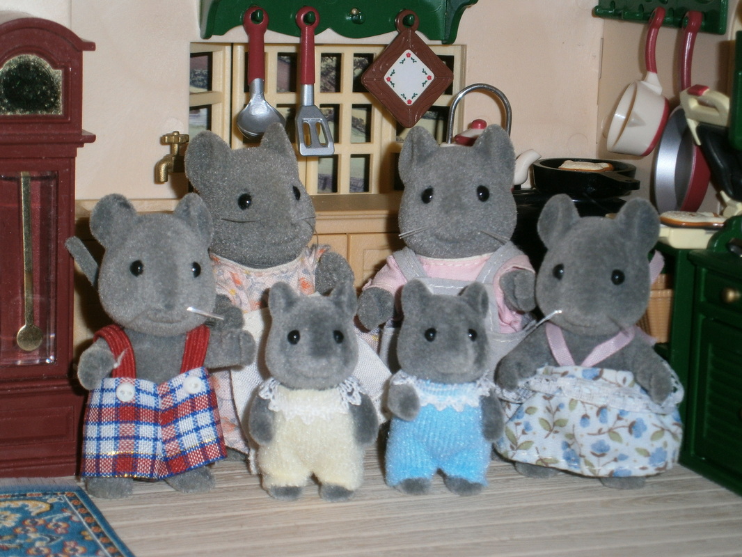 Sylvanian Families UK Thistlethorn Mouse Family