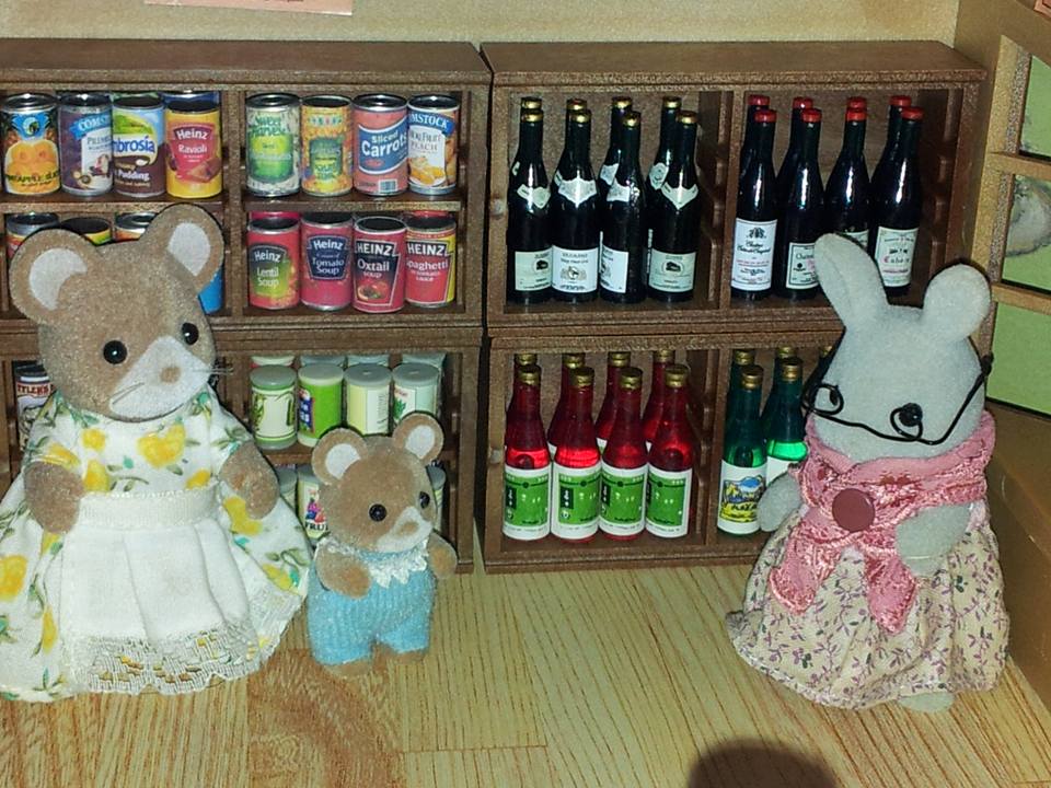 Sylvanian Families UK Village Store Babblebrook Rabbit Tomy EPOCH JP Norwood Mouse