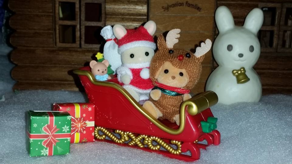 Sylvanian Families UK Baby Sleigh Ride Christmas Winter Father Christmas Milo Cakebread Poodle Henry Perriwinkle Milk Rabbit JP EPOCH Reindeer Rudolph Costume Baby