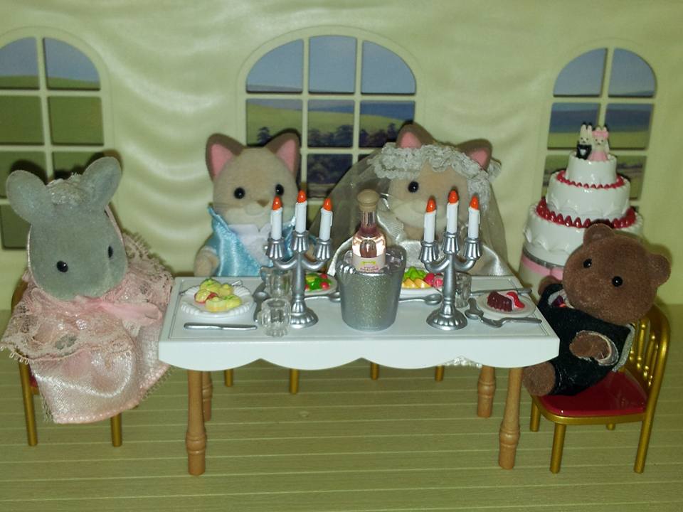 Sylvanian Families UK Marquee Wedding Banquet Dante Cats