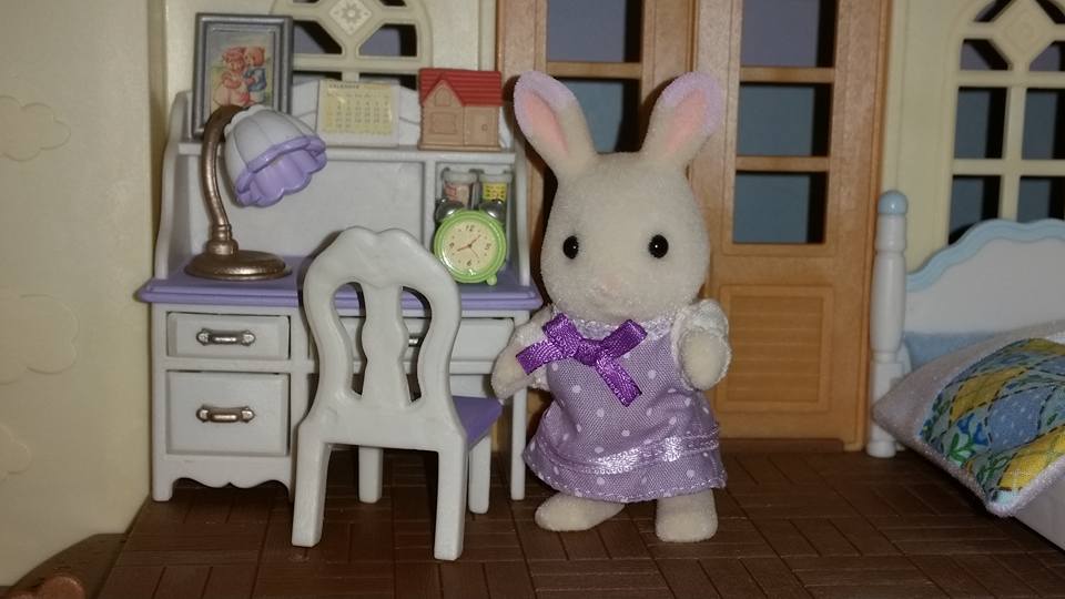 Sylvanian Families UK House on Sea Breeze Hill Lavender Rabbit EPOCH Flair Tomy JP Toys R Us Exclusive