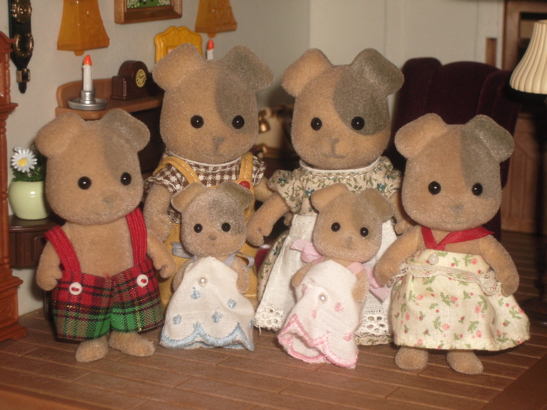Sylvanian Families Forrester Dog Family