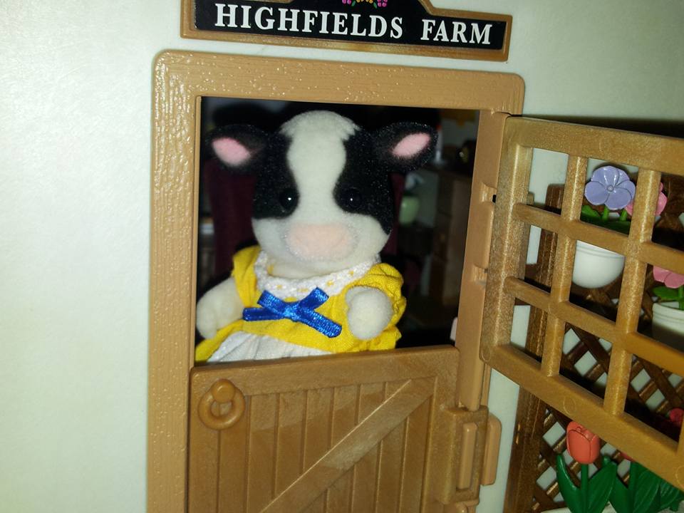 Sylvanian Families UK Highfields Farm Buttercup Cow mother