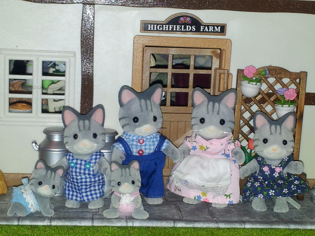 Sylvanian Families UK Fisher Grey Cat Family Calico Critters