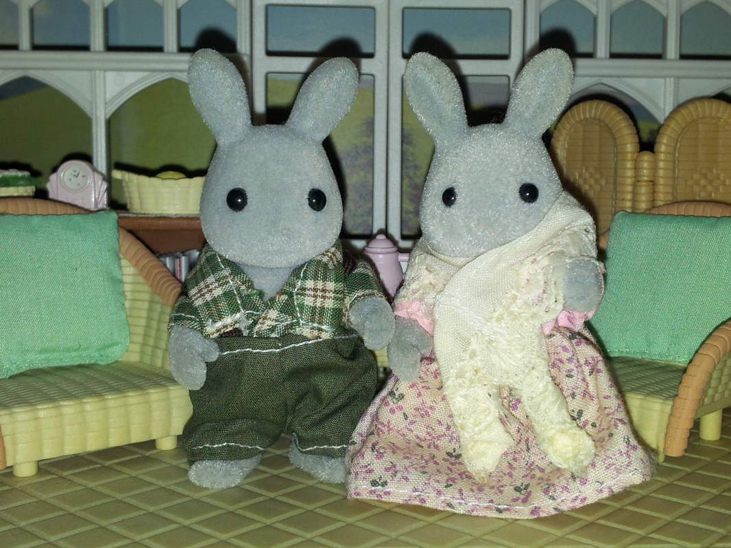 The Babblebrook Grey Rabbit Family - Sylvanian Families