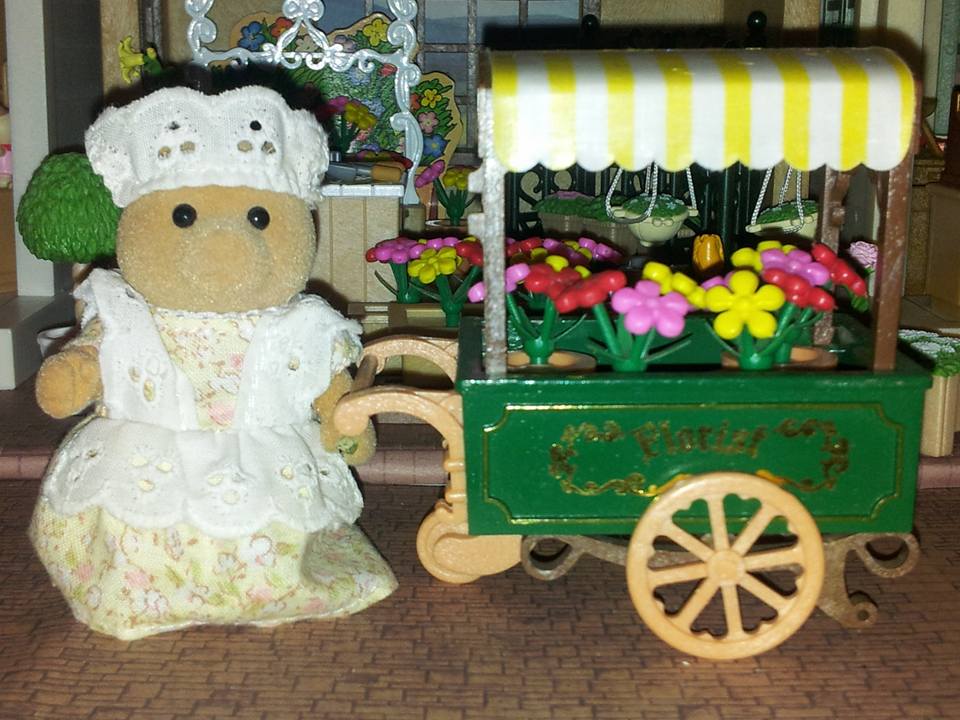 Sylvanian Families UK May Blossom Village Florist Tomy Cottage Shop Building Florist Cart Urban Life