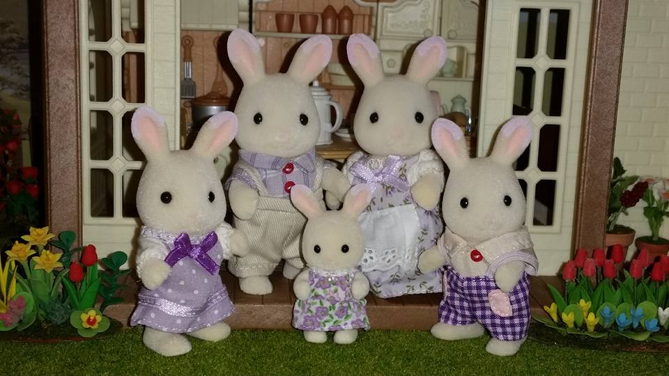 Sylvanian Families Lavender Rabbit Family 2009 Japan Exclusive Theme Park EPOCH Tomy Flair